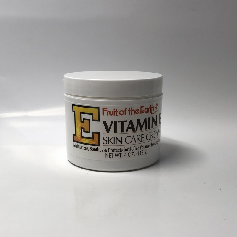 کرم ویتامین E وکالی مرطوب کننده و آبرسان پوست صورت و دست حجم 115 گرم